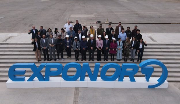 Lanzamiento EXPONOR 04